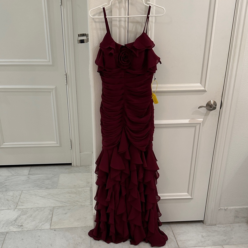 Elegant Burgundy Ruffled Evening Dress